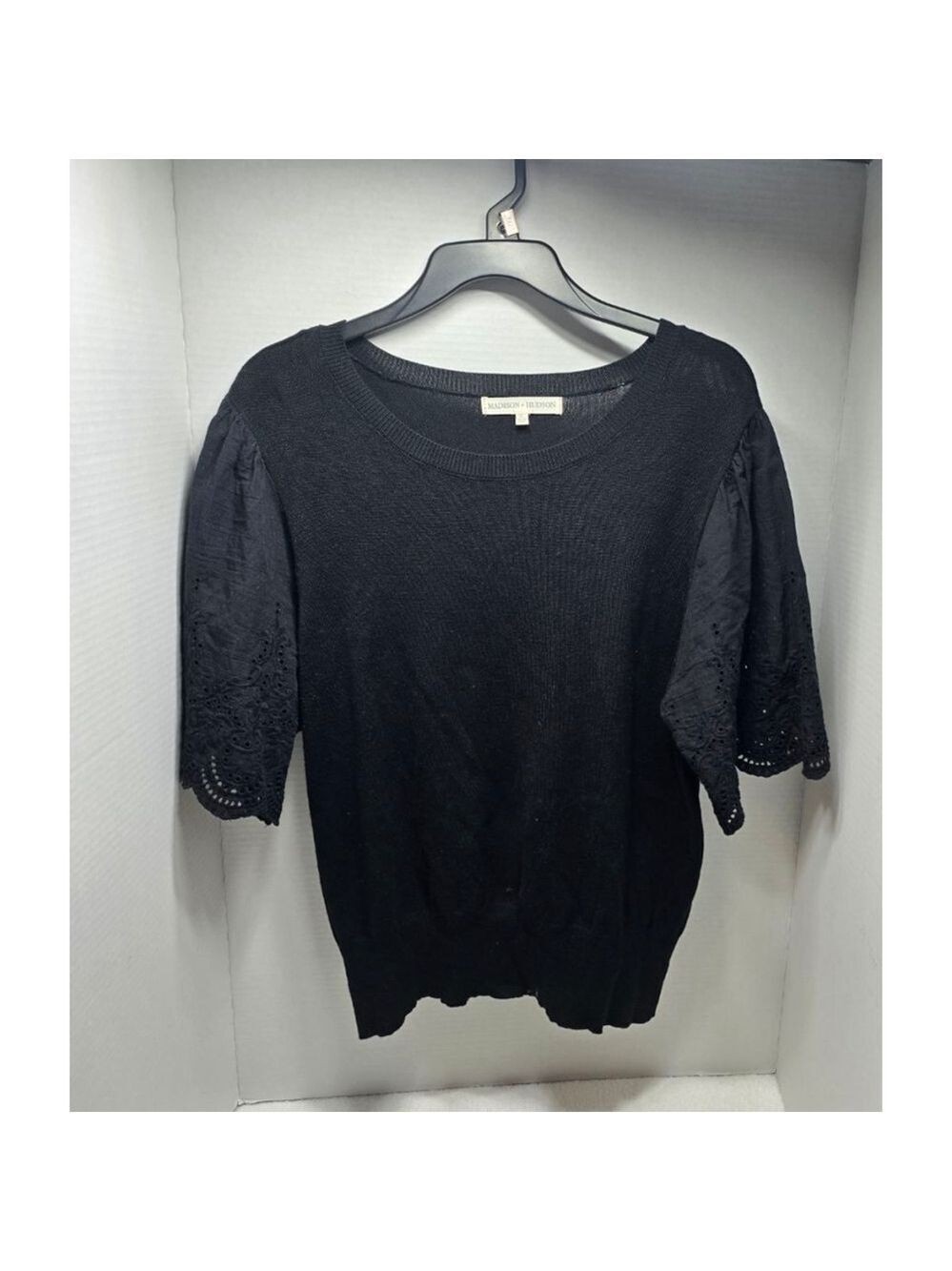 Women's MADISON + HUDSON Black Crew Neck Sweater XL